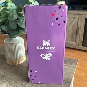 Olivia Rodrigo 40oz Stanley